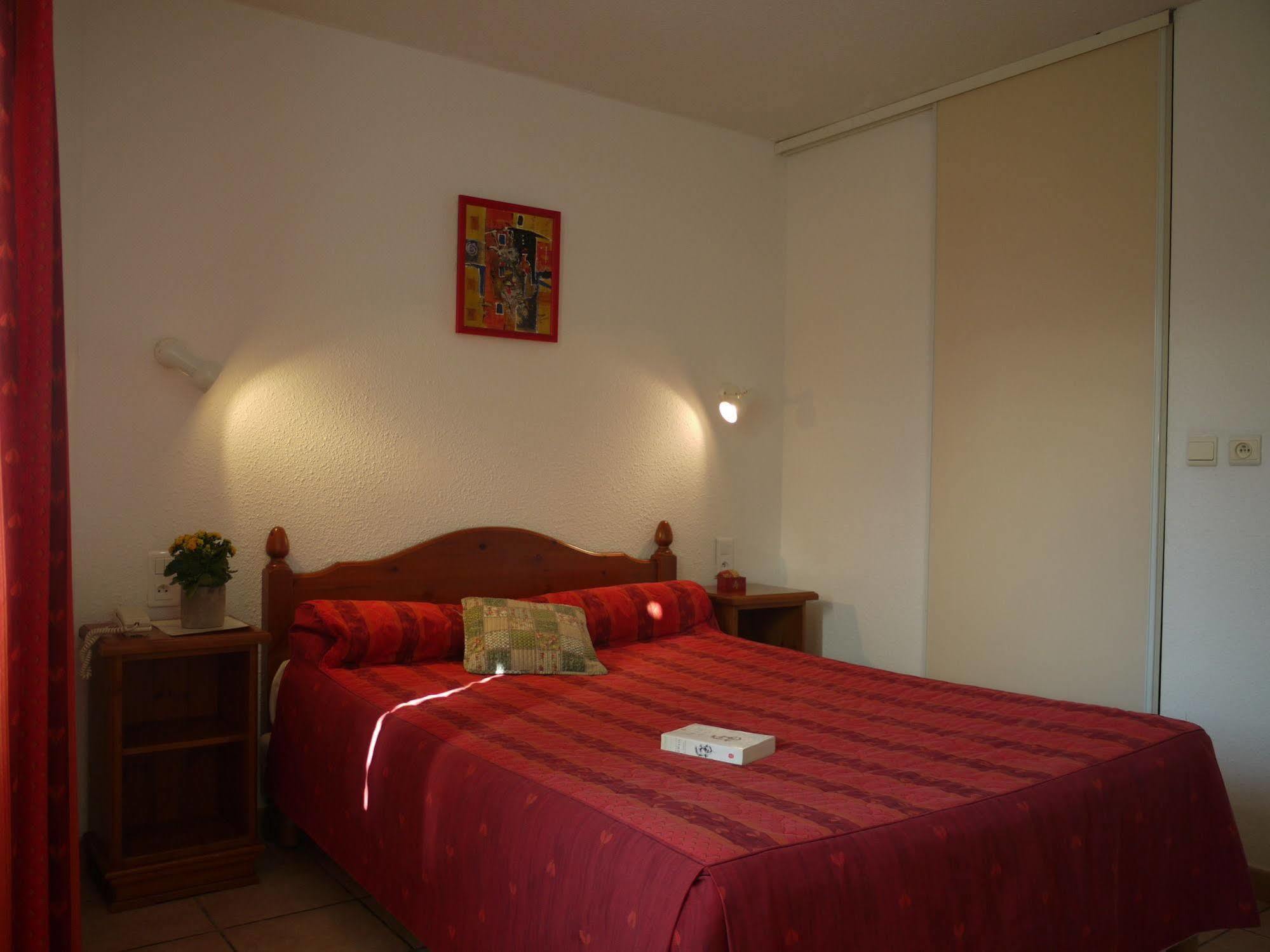 Castel Mireio Bed & Breakfast Cairanne Bagian luar foto