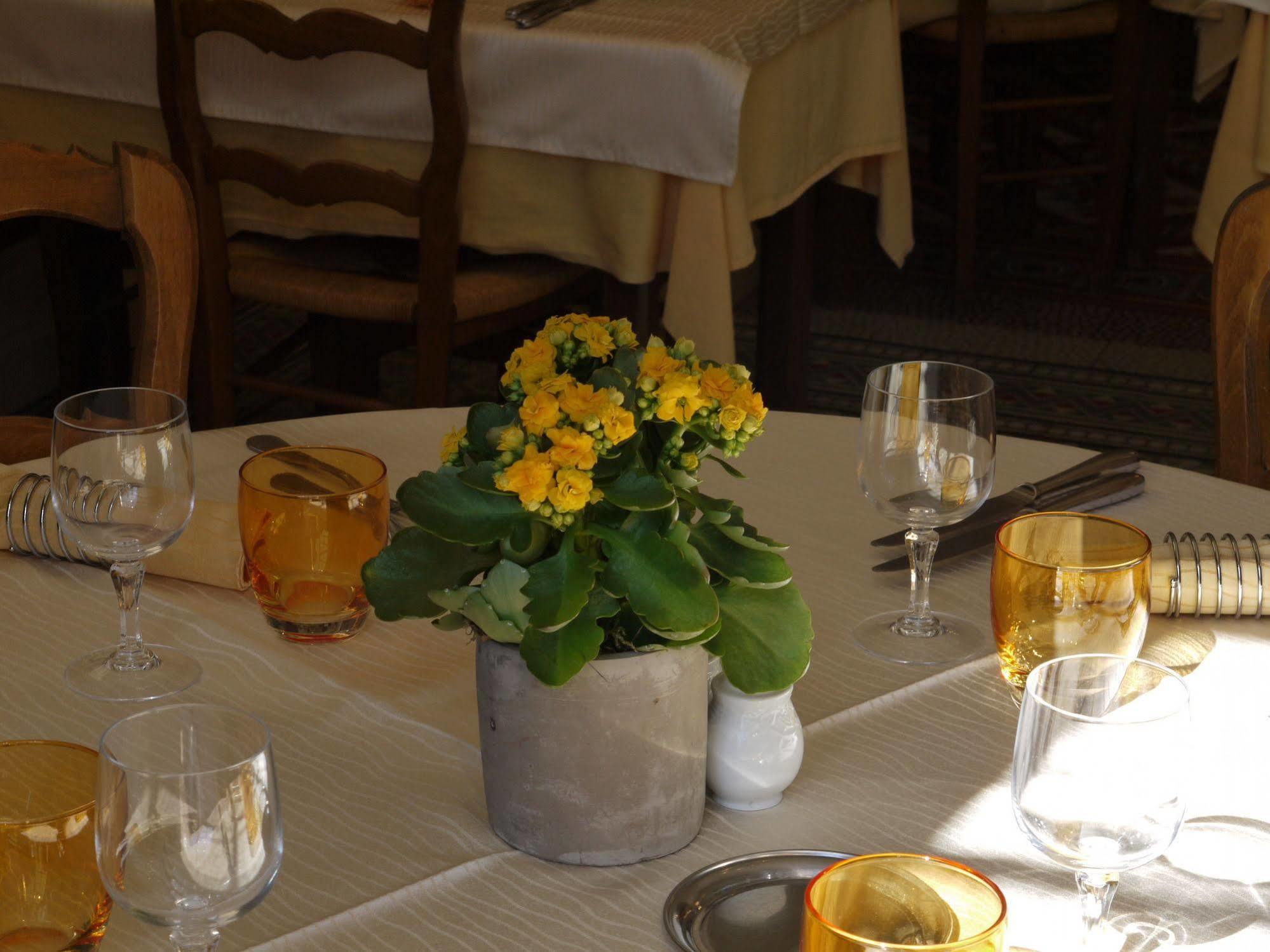 Castel Mireio Bed & Breakfast Cairanne Bagian luar foto
